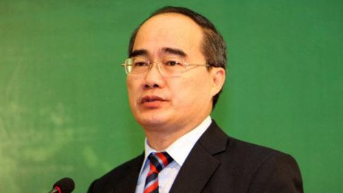 ប្រធានគណះកម្មាធិការមជ្ឈឹមរណះសិរ្យមាតុភូមិវៀតណាមជួបប្រាស្រ័យជាមួយប្រជាជនកាន់សាសនាកាតូលិក Bui Chu